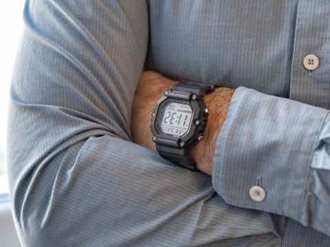 Zegarek męski Casio AE-1600H-1AVEF sportowy czarny cyfrowy