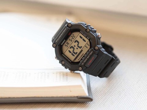 Zegarek męski Casio AE-1600H-1AVEF sportowy czarny cyfrowy